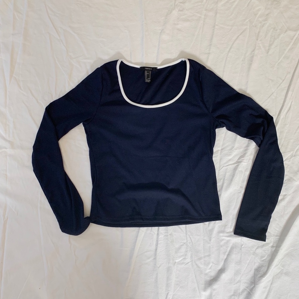 Long sleeve fitted crop top